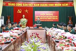 Quân khu trao Quyết định thăng quân hàm thượng tá cho 59 cán bộ cao cấp